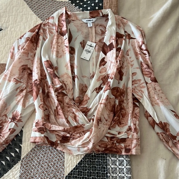 🆕 Express V-Neck Overlapped Front Blouse NWT - Picture 4 of 8